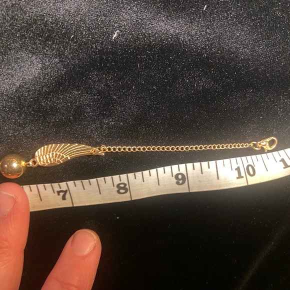 Harry Potter Golden Snitch Bracelet - Picture 4 of 4